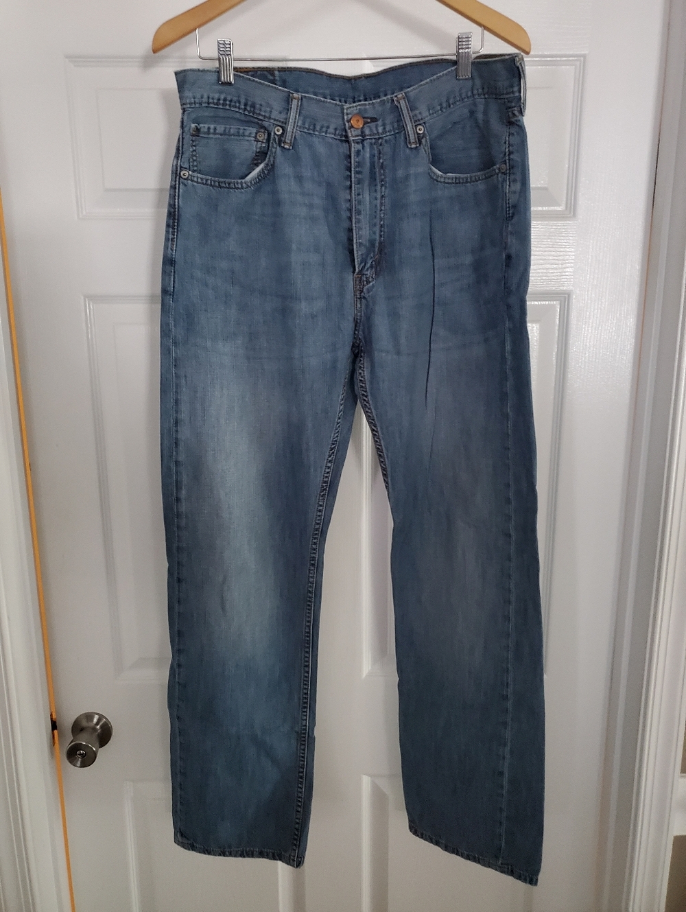 Men's Levi's 505 Straight Leg Jeans, 36x34, 100% Cotton.